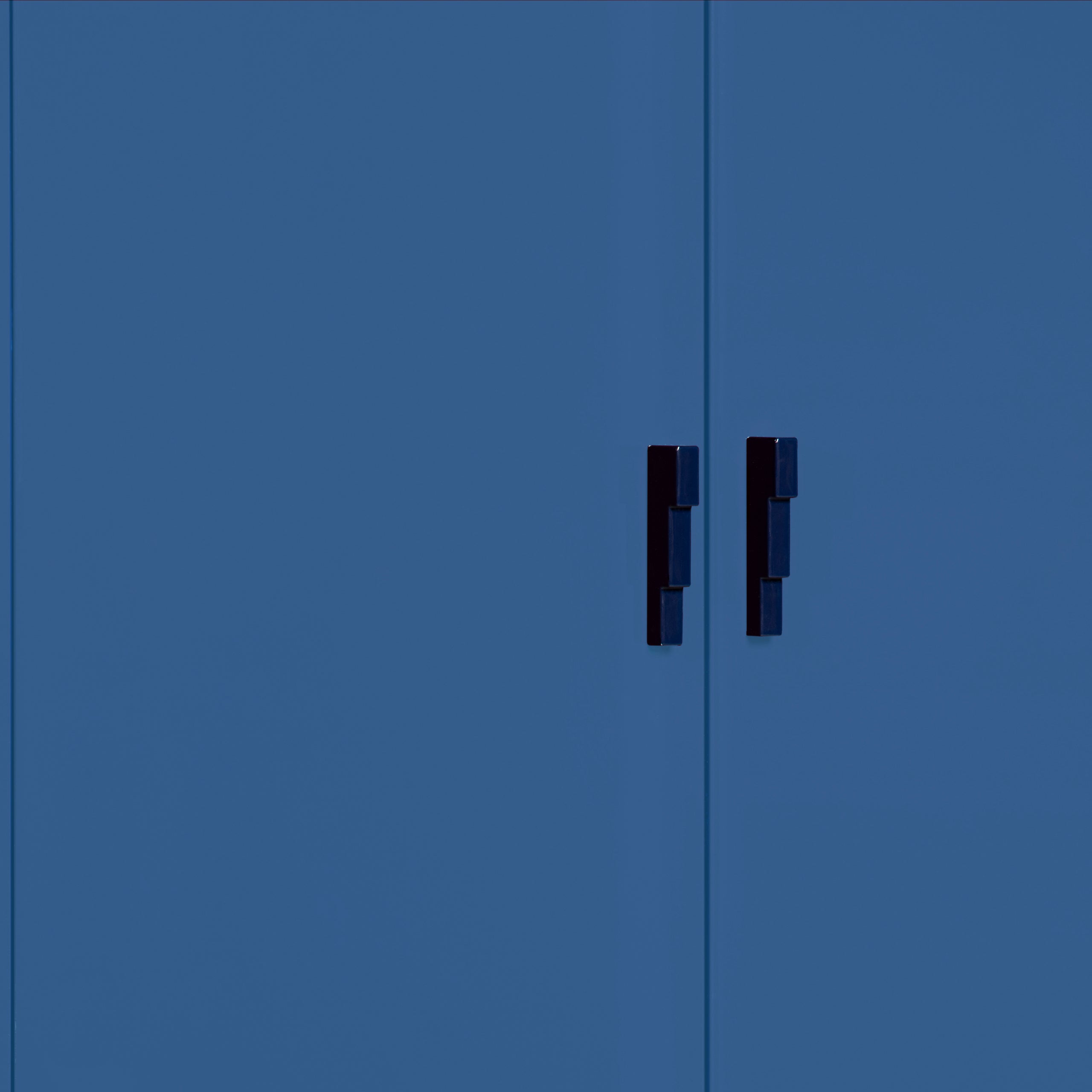 Anton Cabinet